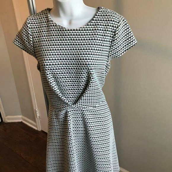 Dress - Picture 2 of 6